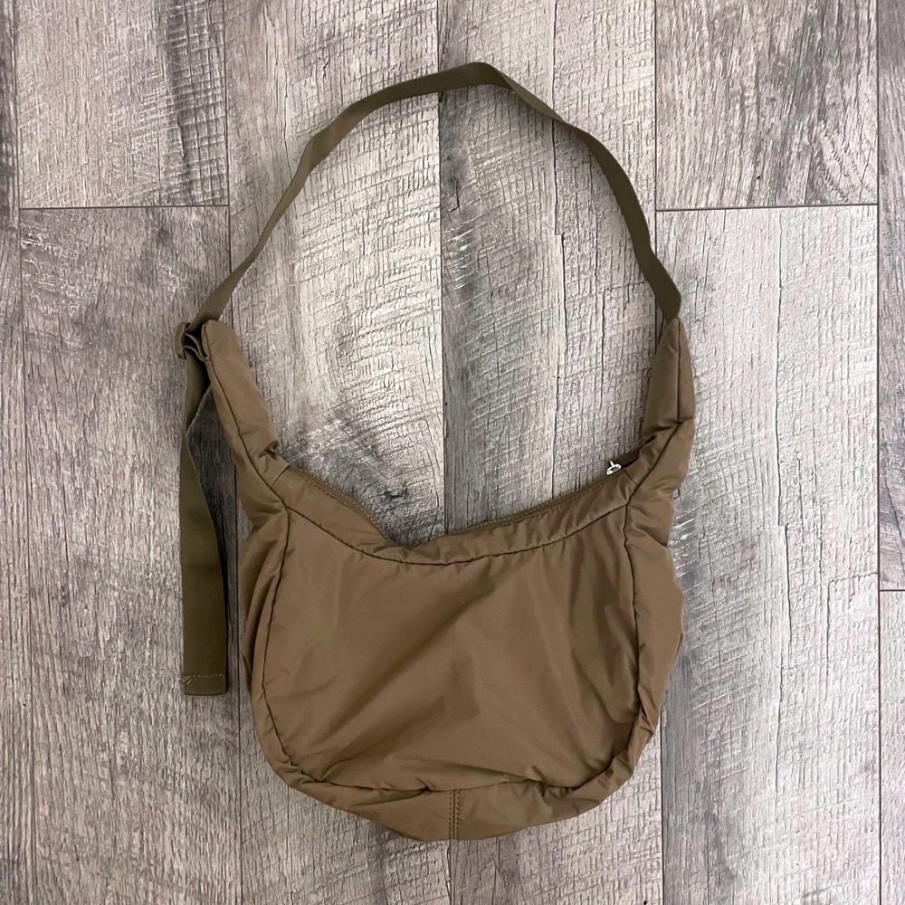 Athleta All About Crossbody Bag Brown Padded Nylon Crescent Sling Adjustable Zip - Picture 5 of 8